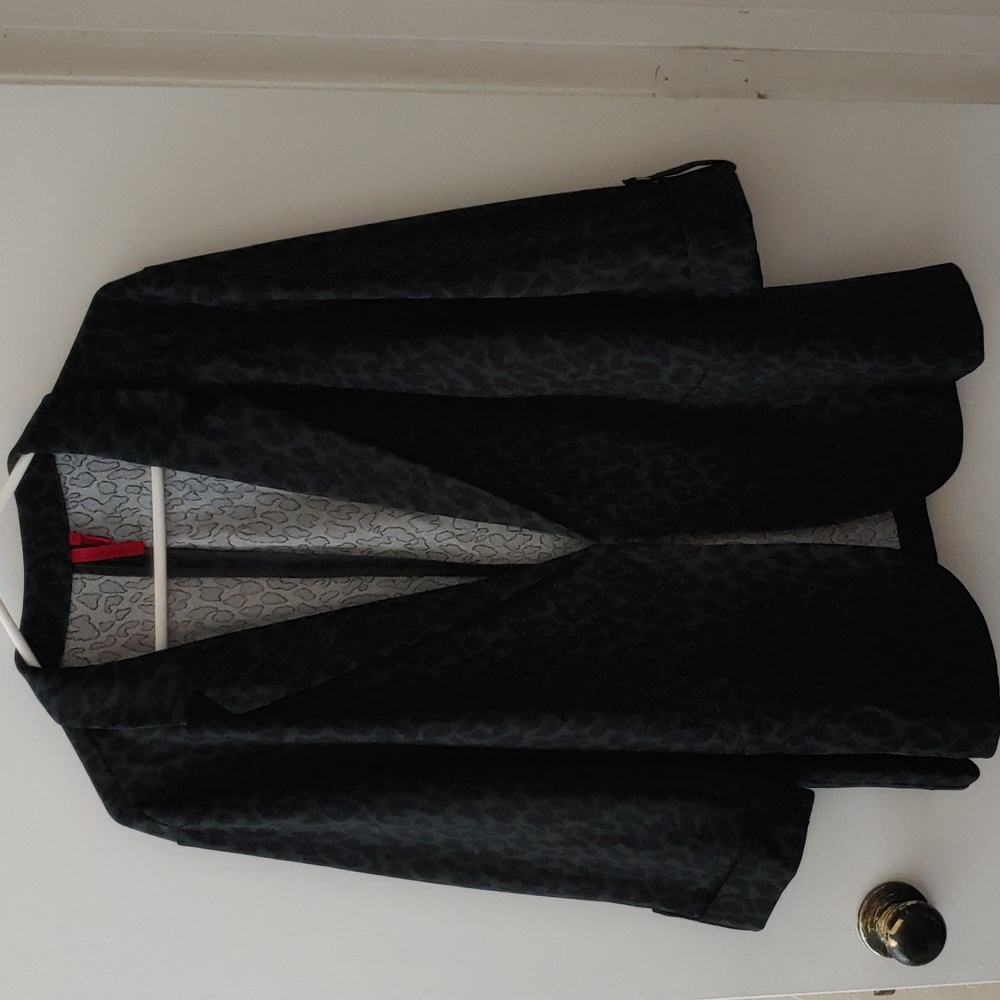 Women's hip length polyester blazer